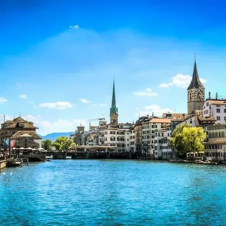 Leon Steps From Hb Station Zürich